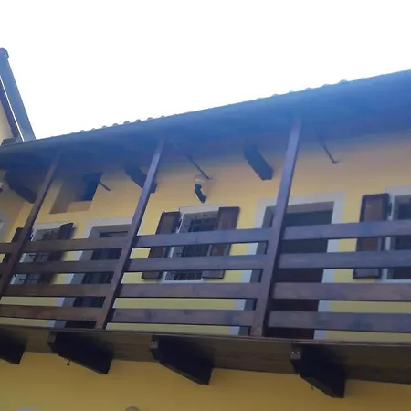 Feriehus La Corte Di Nonno Gino Stresa