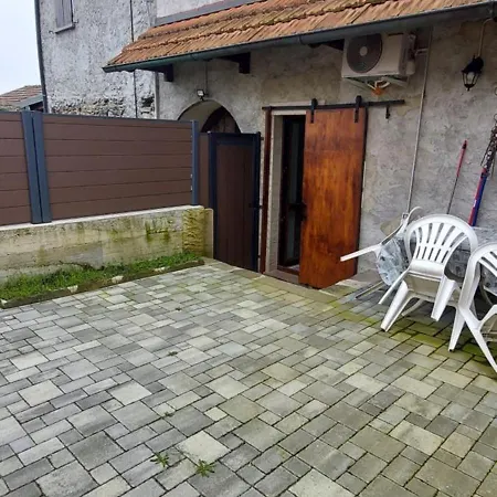 La Corte Di Nonno Gino Tatil Evi Stresa